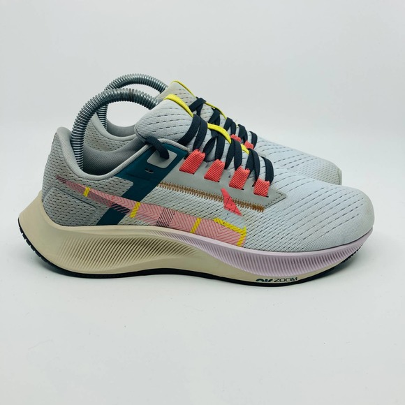 Nike Women's Air Zoom Pegasus 38 Running Shoes White/Sail